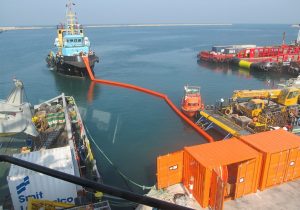 Barrage maritime flottant Sentinel de Vikoma pour le confinement des hydrocarbures sur l'eau
