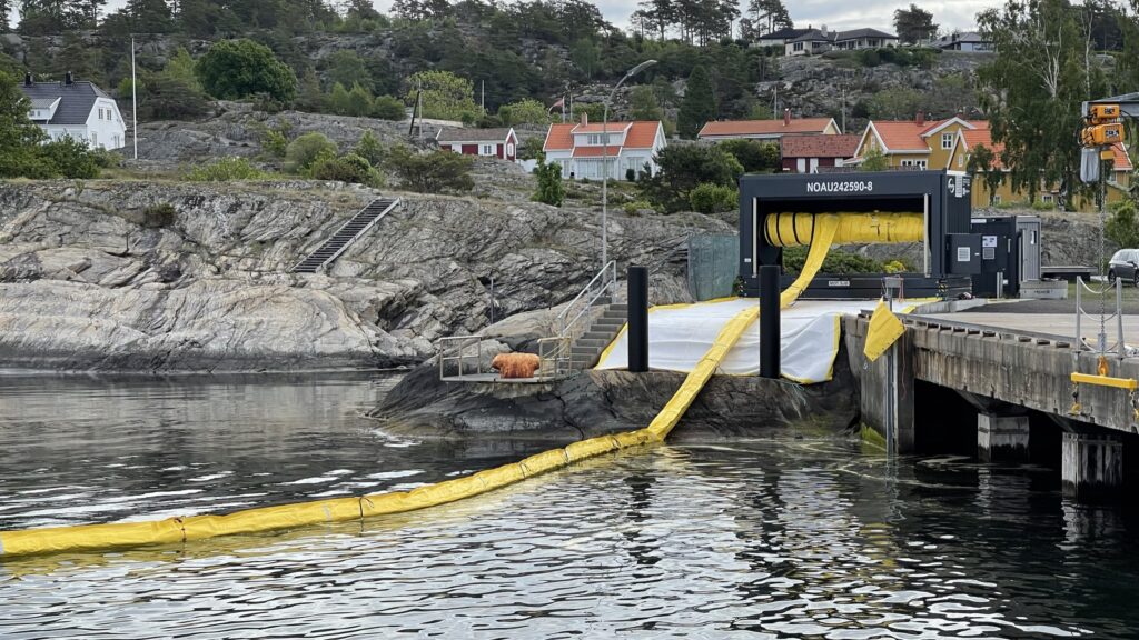 Déploiement de barrage maritime stocké sur touret Markleen