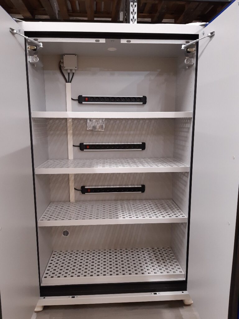 Armoire coupe feu pour batteries au lithium-ion