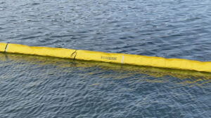 Barrages flottants de confinement auto-gonflables